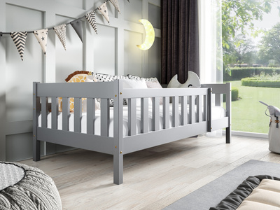 Szare łóżko z barierką do pokoju dziecięcego z drewna sosnowego 80x190 cm NEBULA